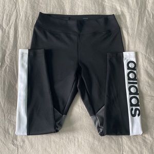 Adidas size M Areoready 7/8 color block leggings